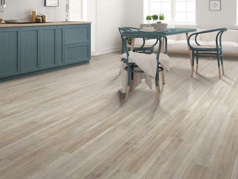 Luxury vinyl vs. hardwood flooring